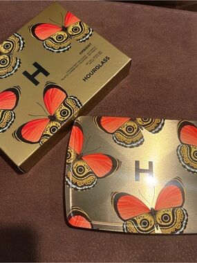 Hourglass Ambient Lighting Edit Unlocked - Butterfly Palette DISCONTINUED